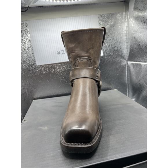 Frye Harness 8R Size 9.5 M Women's Leather Pull On Ankle Boots Smoke 3477447-SMK - Picture 2 of 8